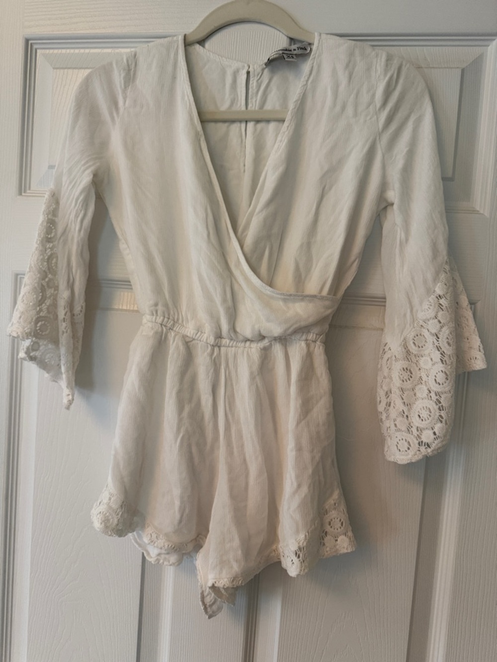 Abercrombie & Fitch White surplice lace romper